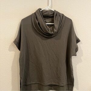 Beyond Yoga size xsmall olive army green cowl neck short sleeve shirt